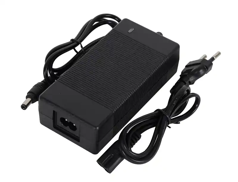 Nabíječka k elektrické koloběžce ION a RS500 (36V/2A) Must-Have