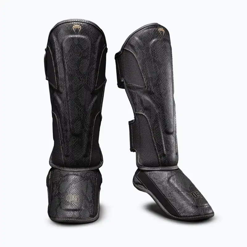 Chrániče holení a chodidel Venum Impact Evo Scales Shin dark grey Novinka Tovární Cena