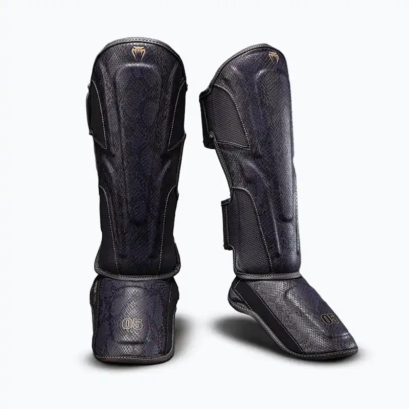 Chrániče holení a chodidel Venum Impact Evo Scales Shin dark purple Novinka Must-Have