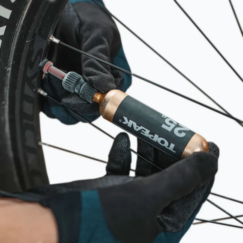 Čerpadlo na kolo CO2 Topeak Nano AirBooster černá T-TNAB-1 Aktuální