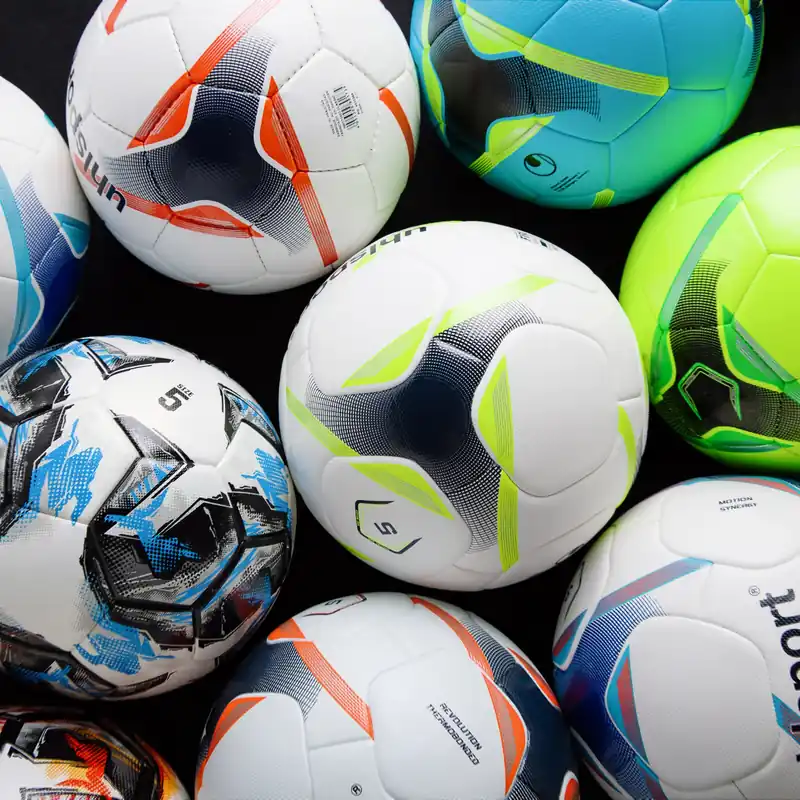 Uhlsport Resist Synergy fotbalový míč bílý 100172001 Finální Výprodej