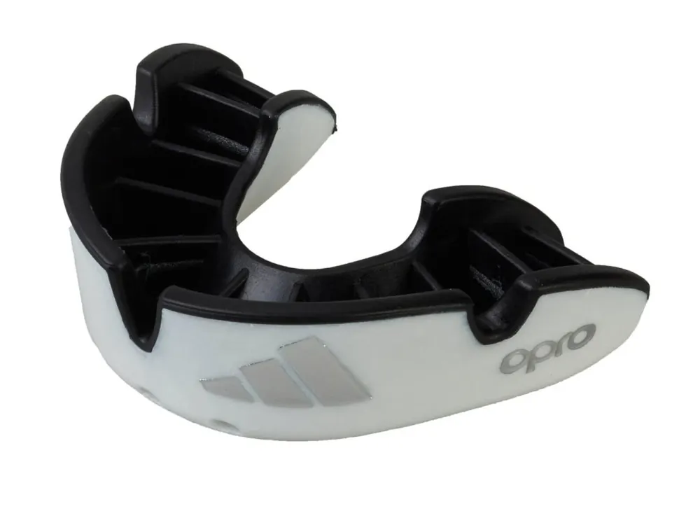 Must-Have Adidas CHránič Zubů OPRO Silver, white ADIBP32